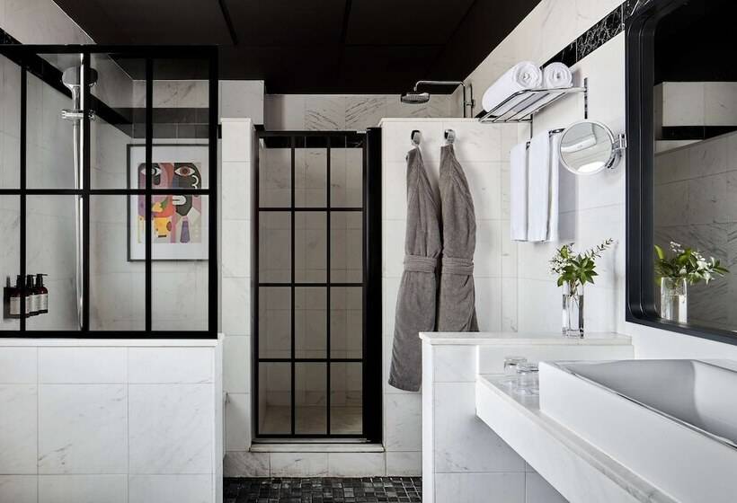 带观景的高级间, Avani Alonso Martinez Madrid Hotel  Previously Nh Alonso Martinez