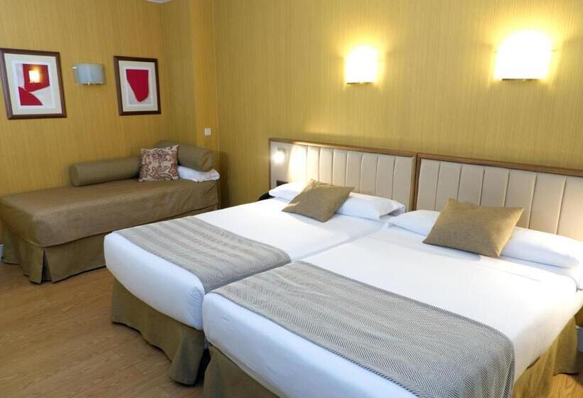 Habitación Triple Estándar, Hospedium Hotel Los Condes