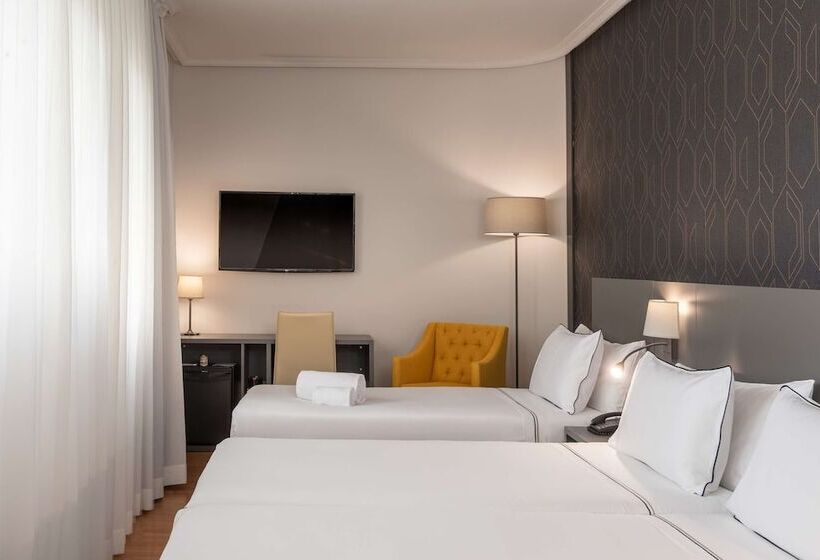 Quarto Triplo Estandar, Madrid Plaza De España, Affiliated By Meliá
