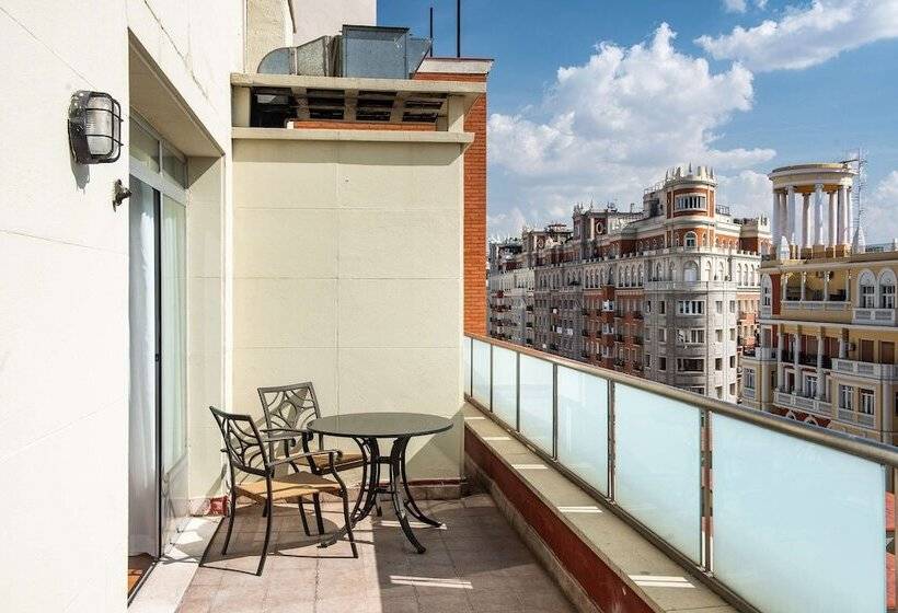 Quarto Premium, Madrid Plaza De España, Affiliated By Meliá