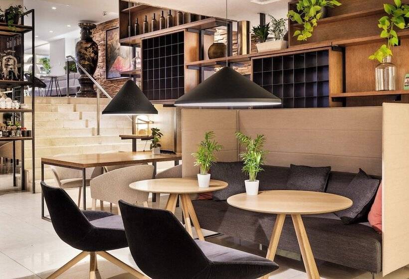 سوییت جونیور, Melia Madrid Princesa