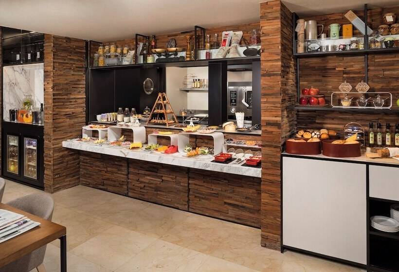 سوییت, Melia Madrid Princesa