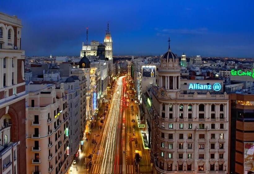 اتاق لوکس با چشم‌انداز, Vincci Capitol