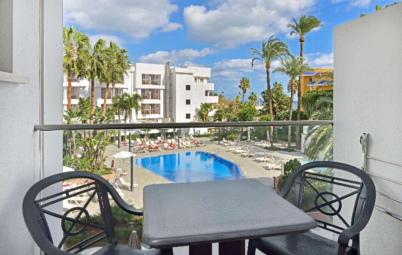 اتاق استاندارد با چشم‌انداز استخر, Sol Torremolinos Don Pedro