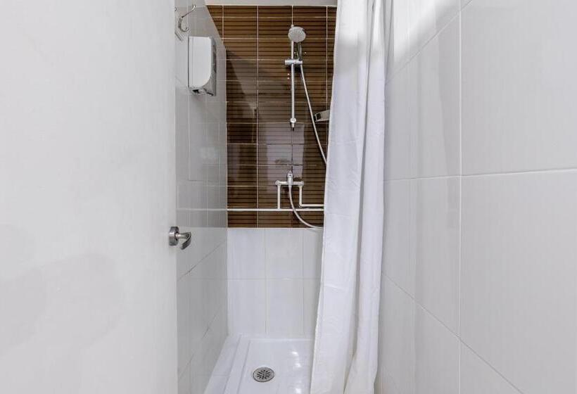 Cama em Quarto Compartilhado, Forum Tarragona