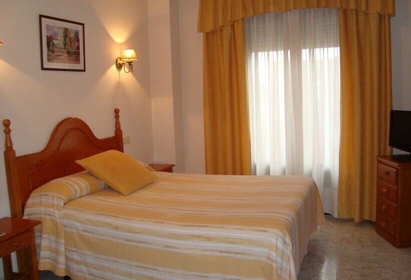 اتاق استاندارد یک نفره, Hostal Universal