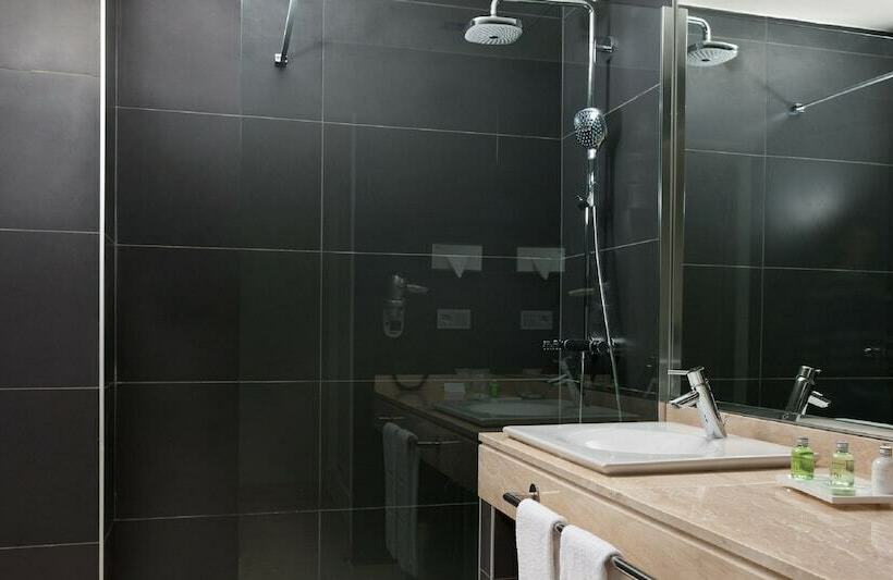 Habitación Estándar, NH Madrid Nacional