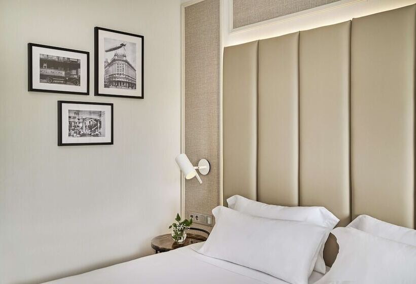 Habitación Superior con Vistas, NH Madrid Nacional