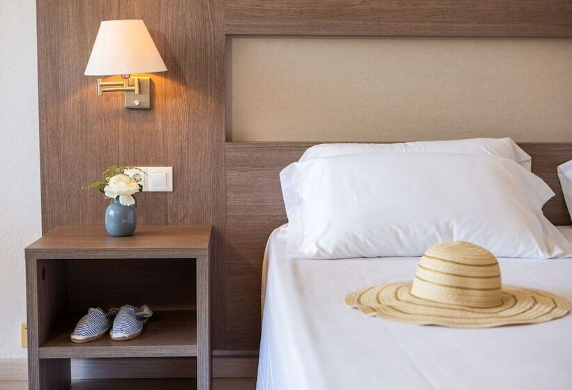 Номер Superior Вид на Бассейн, Rvhotels Golf Costa Brava