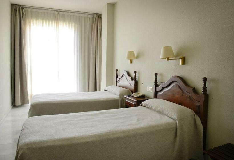 اتاق استاندارد چهار تخته, San Pablo Sevilla