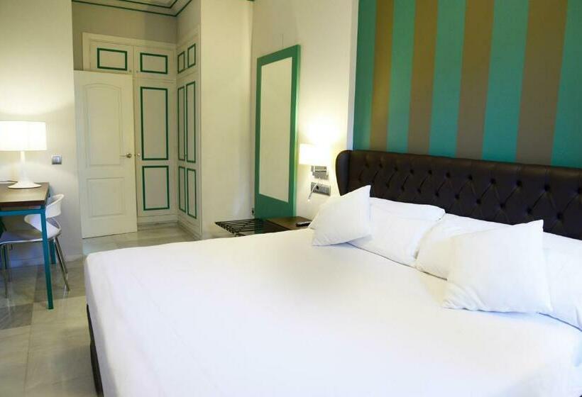 سوییت جونیور, San Pablo Sevilla