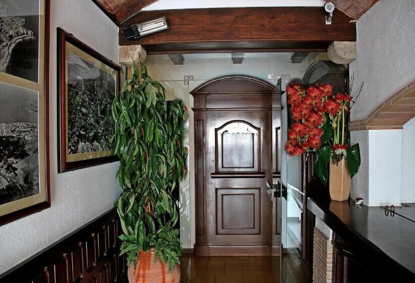 اتاق استاندارد با بالکن, Hostal Miryam