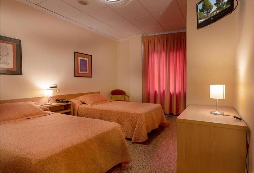 Quarto Estandar, Anna