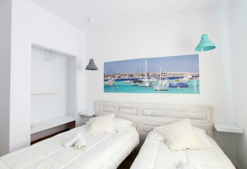 バス共有のスタンダードルーム, Hostal Ibiza