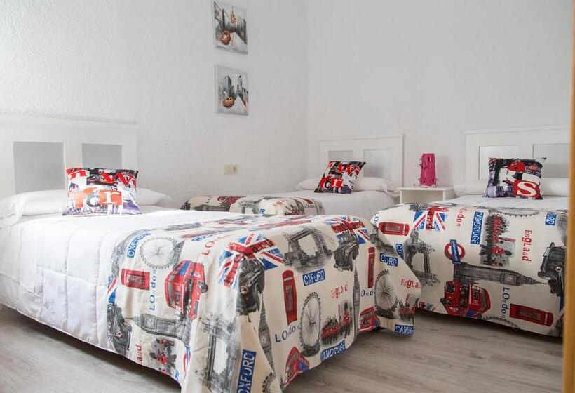 اتاق استاندارد سه نفره, Hostal Los Gabrieles