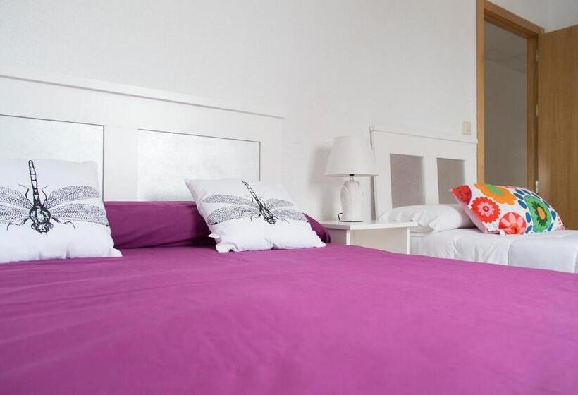 اتاق ساده سه‌ نفره, Hostal Los Gabrieles