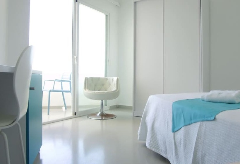 Standard Triple Room with Terrace, Maysi