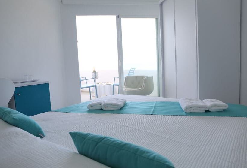 Standard Triple Room with Terrace, Maysi