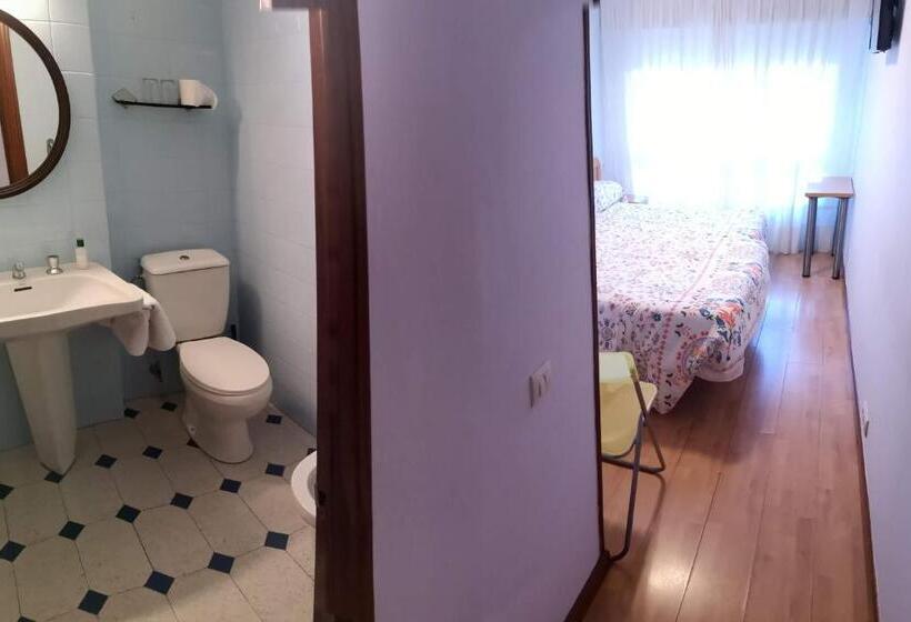Номер Стандарт Трехместный, Hospedaje Covadonga