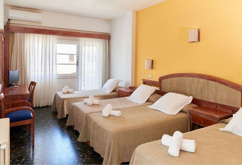 اتاق استاندارد چهار تخته, Hostal Illes Pitiüses
