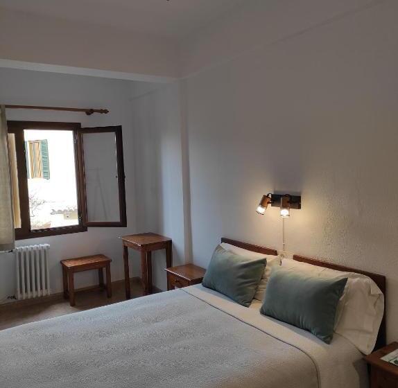 Habitación Estándar Baño Compartido, Hostal Nadal