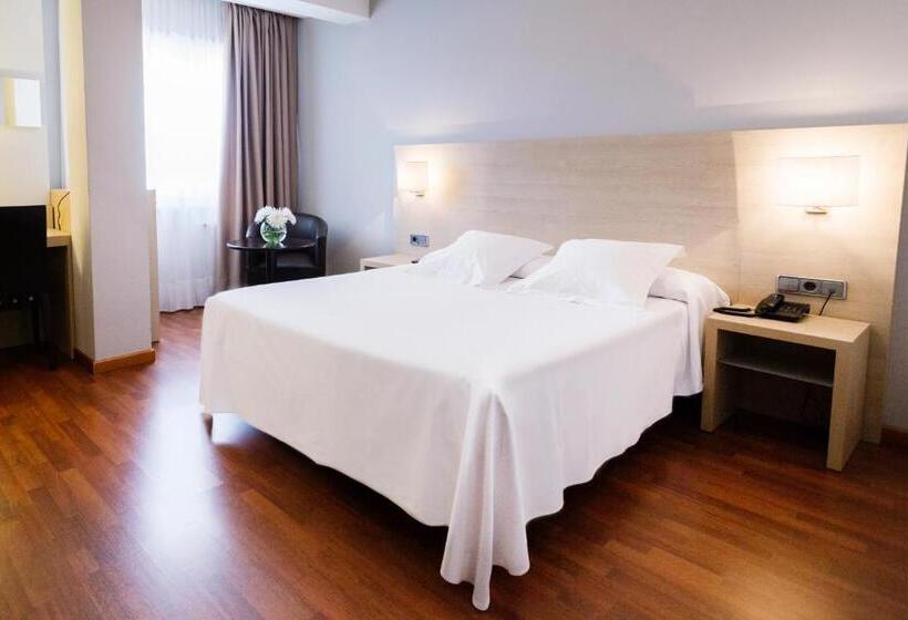 اتاق اکونومی, Valencia