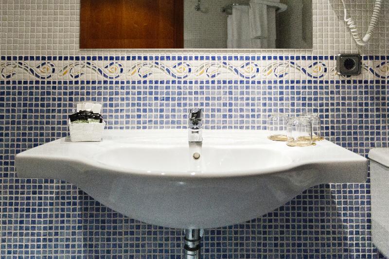 اتاق استاندارد سه نفره, Valencia