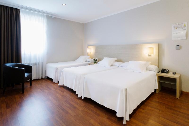 اتاق استاندارد سه نفره, Valencia
