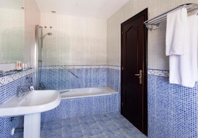 اتاق اکونومی, Valencia