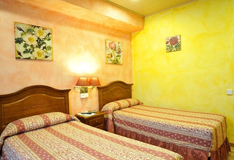 Номер Стандарт, Hostal Vall D Aneu By Arcas & Sambola
