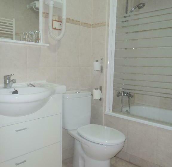 Номер Стандарт Индивидуальный, Hostal Fronton