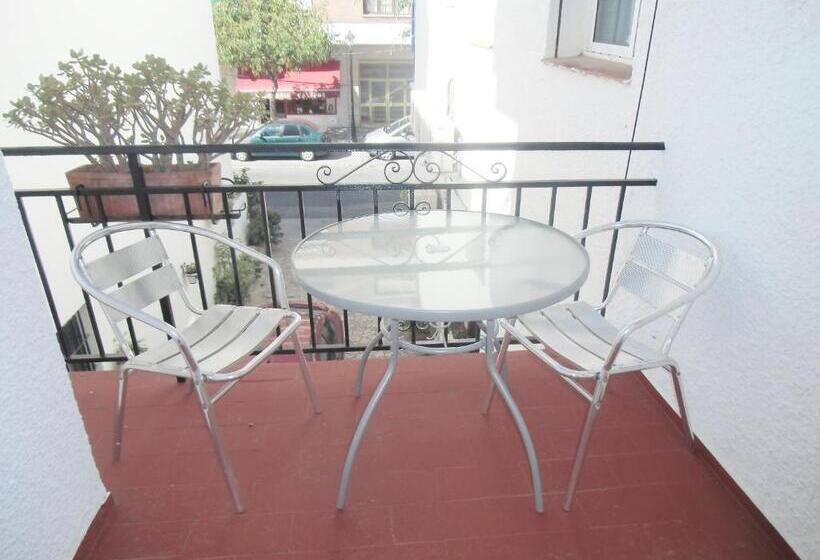 Студио Стандарт с Балконом, Hostal Nevada