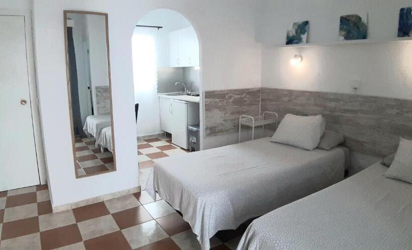 Estudio Estándar con Balcón, Hostal Nevada
