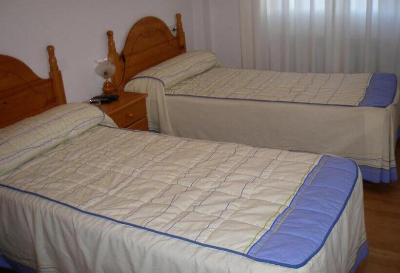스탠다드 트리플 룸, Hostal La Cuesta