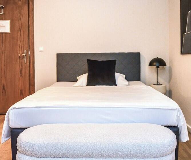 اتاق استاندارد یک نفره, Q! Hotel Maria Theresia