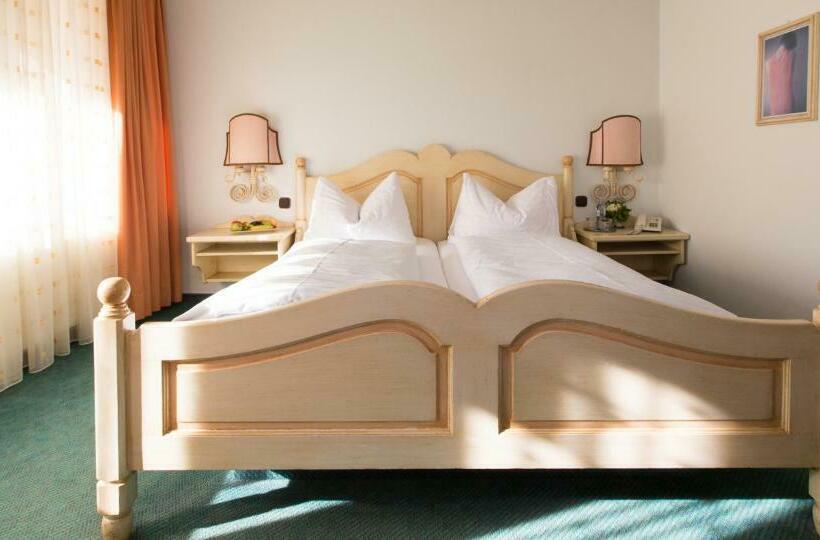 Номер Стандарт, Schlosshotel Dörflinger