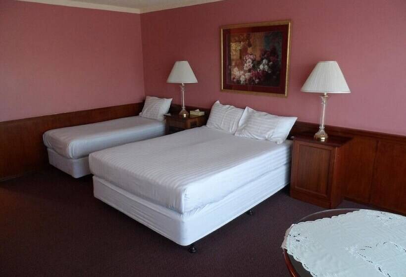 Номер Стандарт, Clifton Motel & Grittleton Lodge
