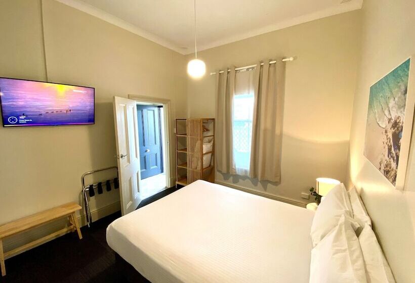 Семейный Номер, Clifton Motel & Grittleton Lodge