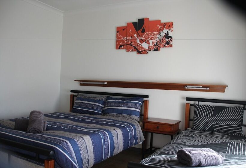 Номер Стандарт, Coolgardie Goldrush Motels