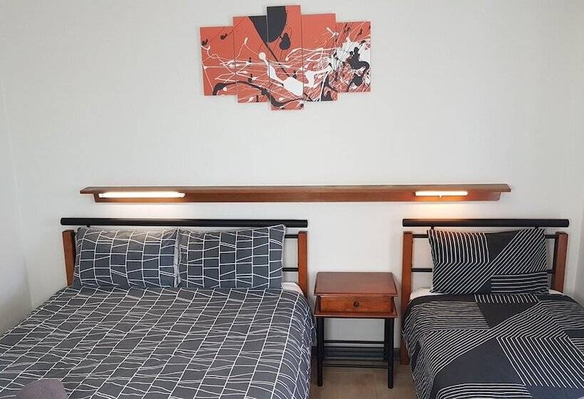 Номер Стандарт, Coolgardie Goldrush Motels