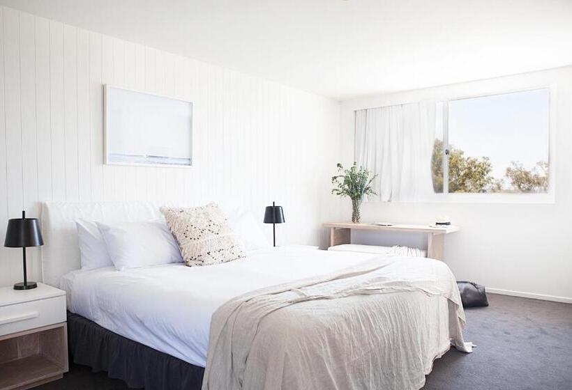Люкс, Bannisters Port Stephens