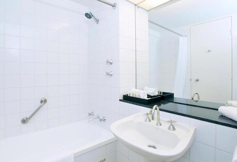디럭스 룸, Crowne Plaza Canberra, An Ihg