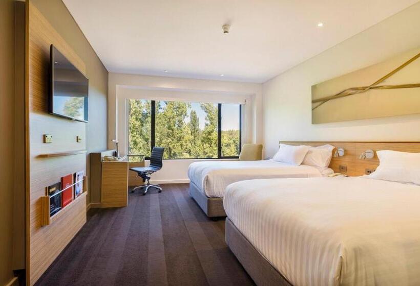 스탠다드 룸 공원 전망, Crowne Plaza Canberra, An Ihg