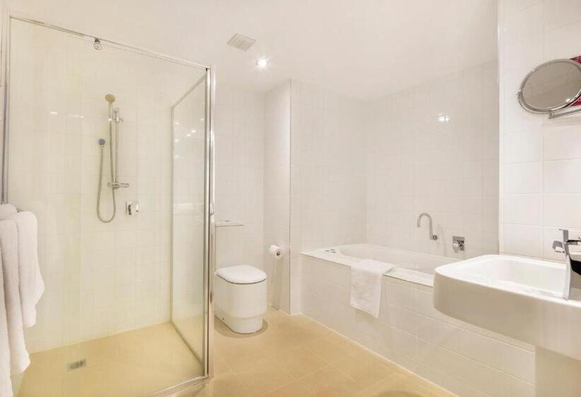 디럭스 스위트, Crowne Plaza Canberra, An Ihg
