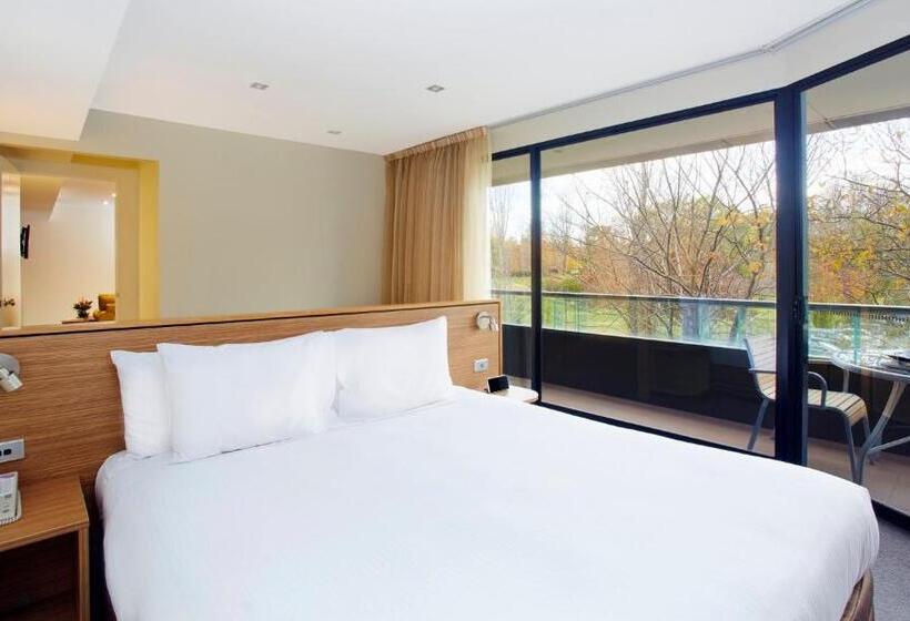 جناح ديلوكس, Crowne Plaza Canberra, An Ihg