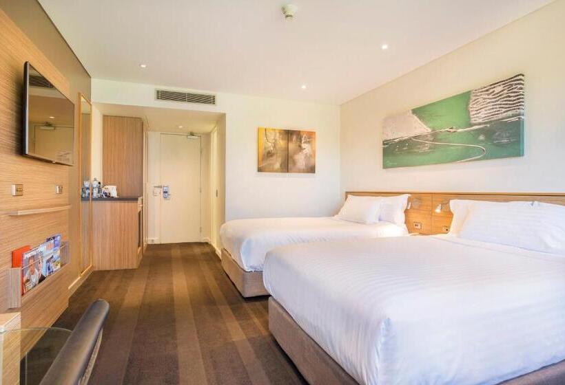 장애인을 위한 스탠다드 룸, Crowne Plaza Canberra, An Ihg