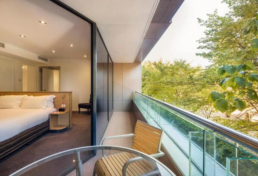 이그제큐티브 스위트, Crowne Plaza Canberra, An Ihg