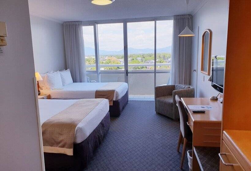 스탠다드 룸 더블 침대 2개, Cairns Harbourside