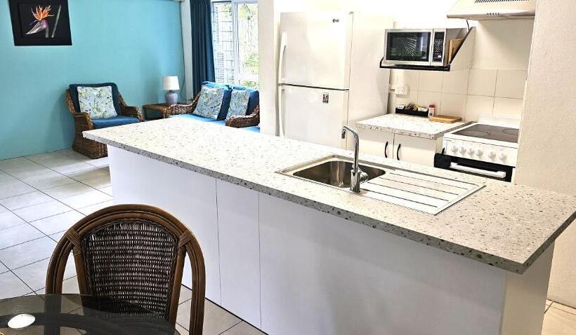 Апартаменты 1 Спальня Нижний Этаж, Mango Tree Holiday Apartments