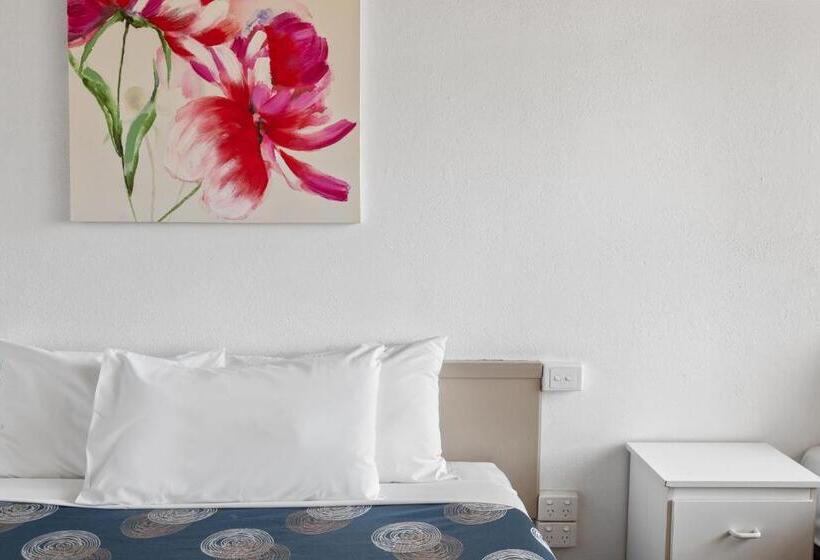 Quarto Economy, Red Carpet Motel